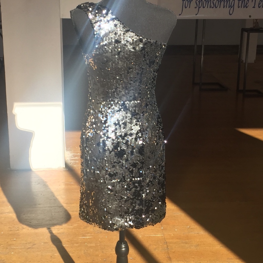 Black/slate gray fully sequins one shoulder mini dress - Picture 3 of 4